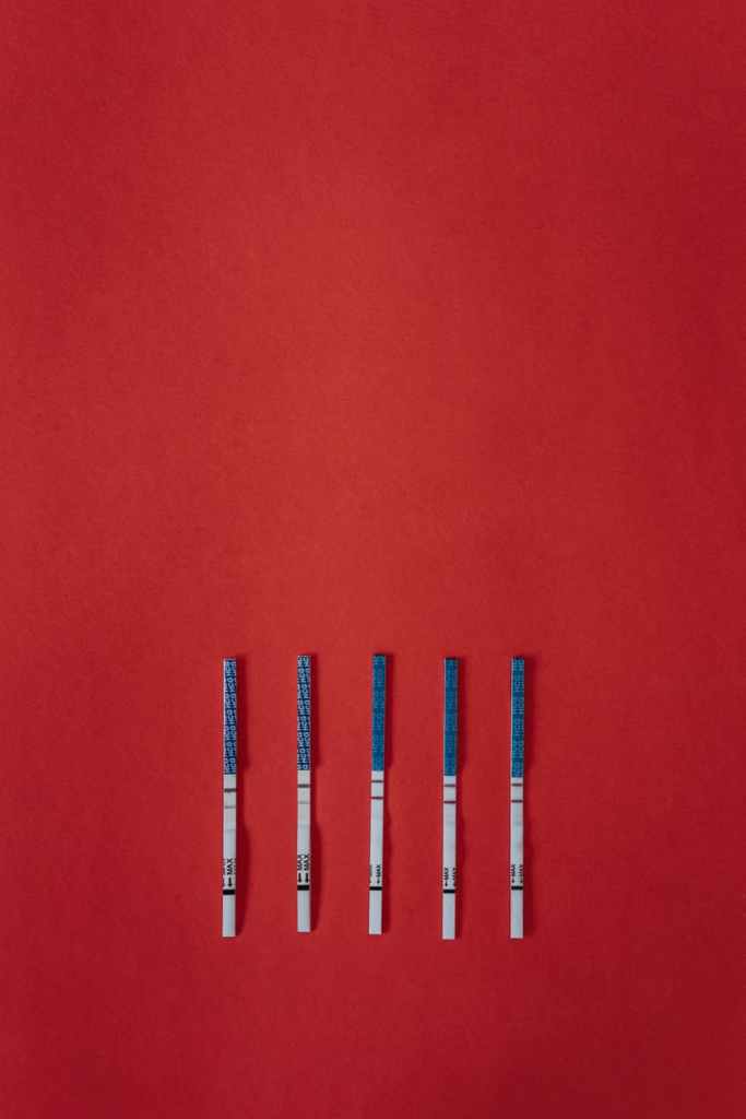 Test grossesse 3 - Rouge - AMP - PMA - CAPITAI NEs.