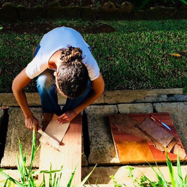 Nathalie NKOULOU - Travail cuir - Artisanat - Fait main - CAPITAINEs.