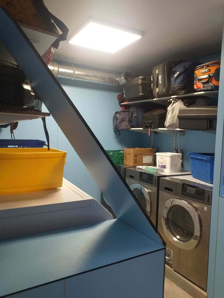 Laverie - Boutique Solidarité - Fondation Abbé Pierre- Portrait Nadia - Exclusion - CAPITAINEs.