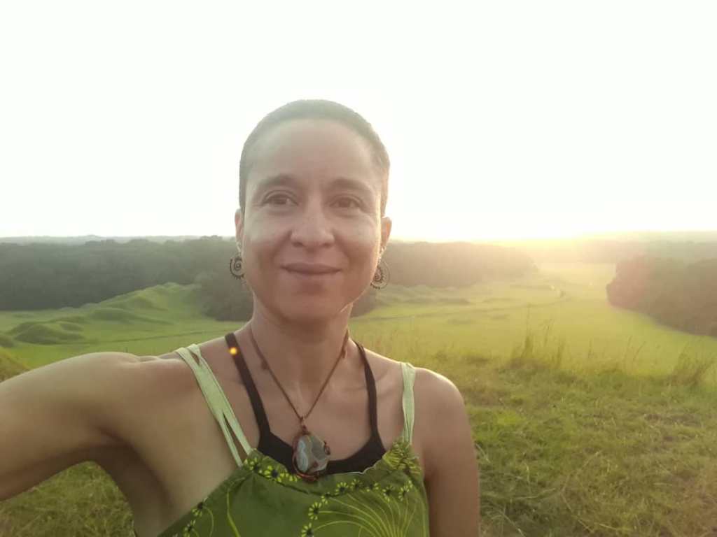 nathalie - elle - nature - femme - amour - yoga - lumiere - CAPITAINEs.